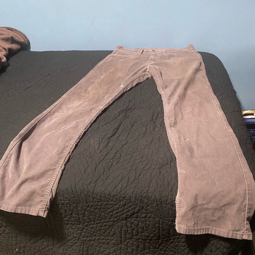 Used gray Corduroy Levi’s pants regular fit